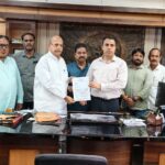 दिवाळीच्या दिवसात पुणेकरांना खड्ड्यात घालू नका ; माजी आमदार मोहन जोशी